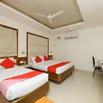 Oyo 683 Hotel Sri Chakra Inn