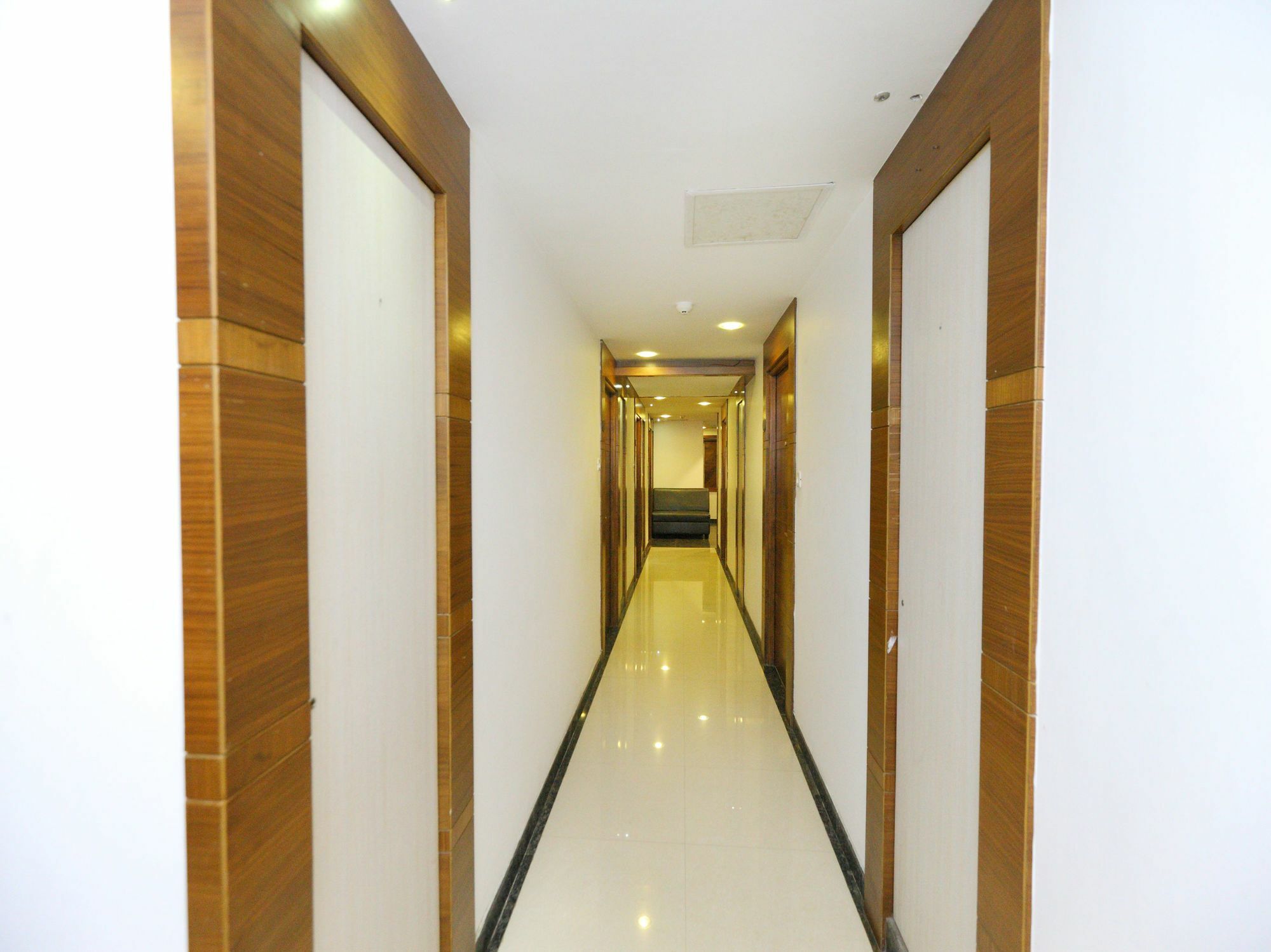 Oyo 683 Sri Chakra Hotel